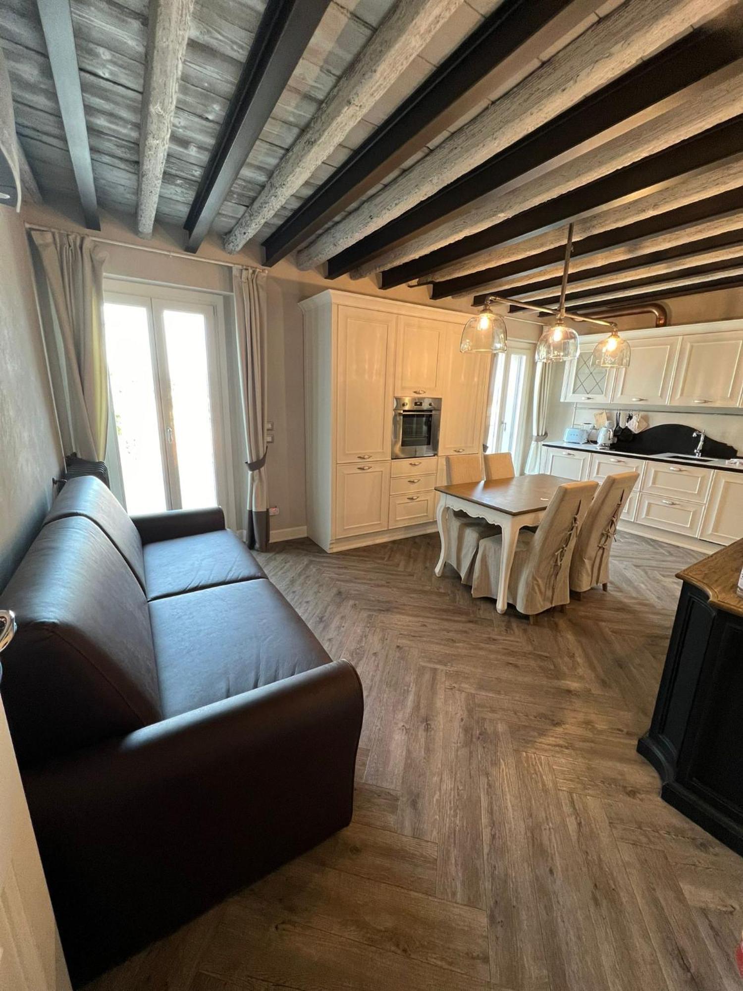 La Vite 2.0 Apartments Desenzano del Garda Bagian luar foto