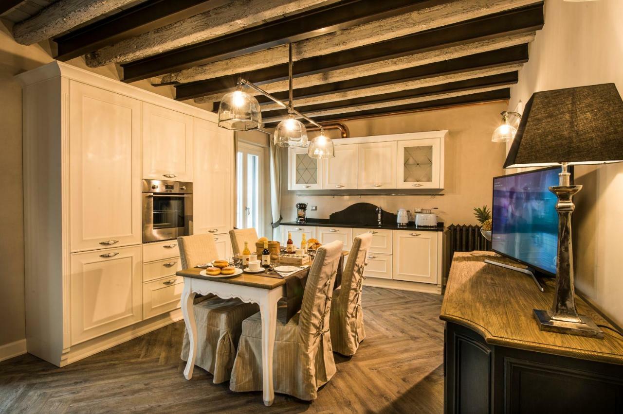 La Vite 2.0 Apartments Desenzano del Garda Bagian luar foto